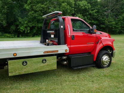 2017 Ford F650 - Aluminum Bed Rollback - Image 3