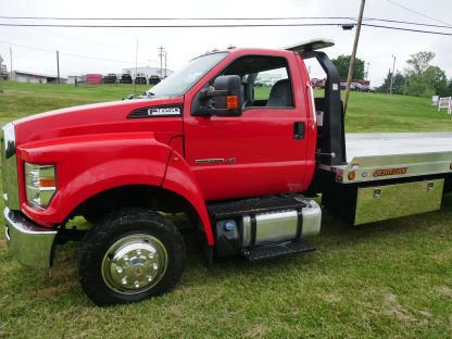 2017 Ford F650 - Aluminum Bed Rollback - Image 2