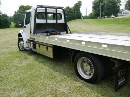 2018 Freightliner M2 106 - Aluminum Bed Rollback - Image 10