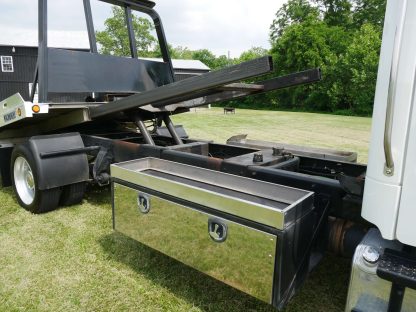 2018 Freightliner M2 106 - Aluminum Bed Rollback - Image 2
