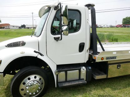 2018 Freightliner M2 106 - Aluminum Bed Rollback - Image 8