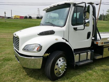 2018 Freightliner M2 106 - Aluminum Bed Rollback - Image 18
