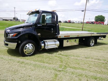 2025 International MV607 - Jerr-Dan Rollback - Image 6