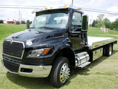 2025 International MV607 - Jerr-Dan Rollback - Image 5