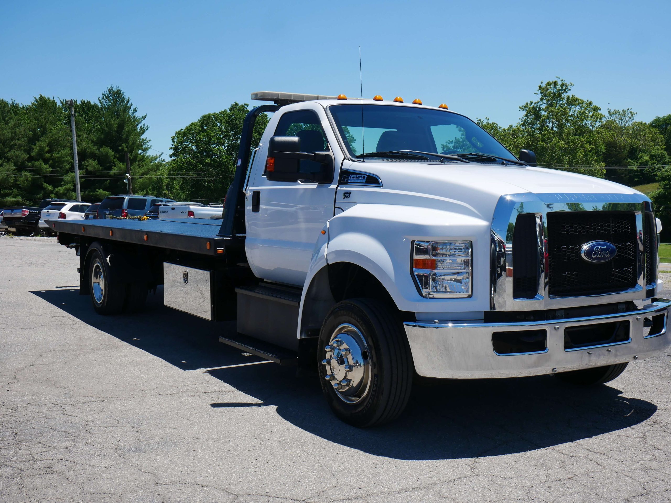 2019 Ford F650 - 22ft Jerr-Dan Rollback - Image 2
