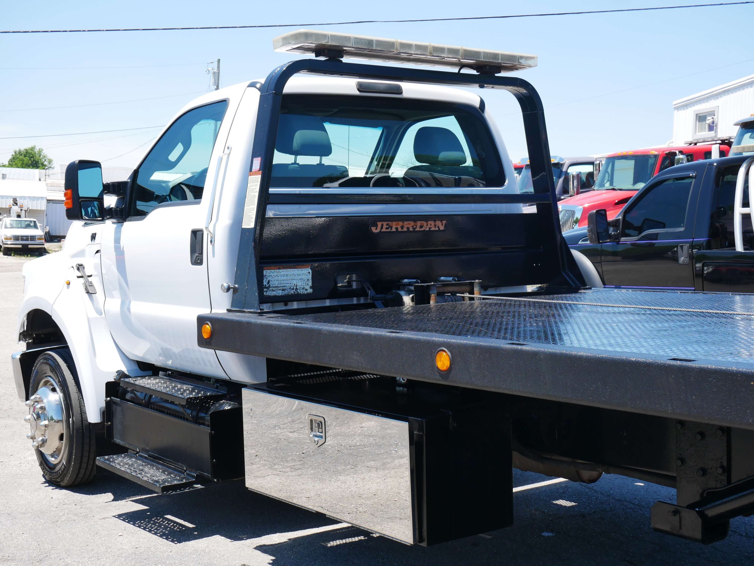 2019 Ford F650 - 22ft Jerr-Dan Rollback - Image 8